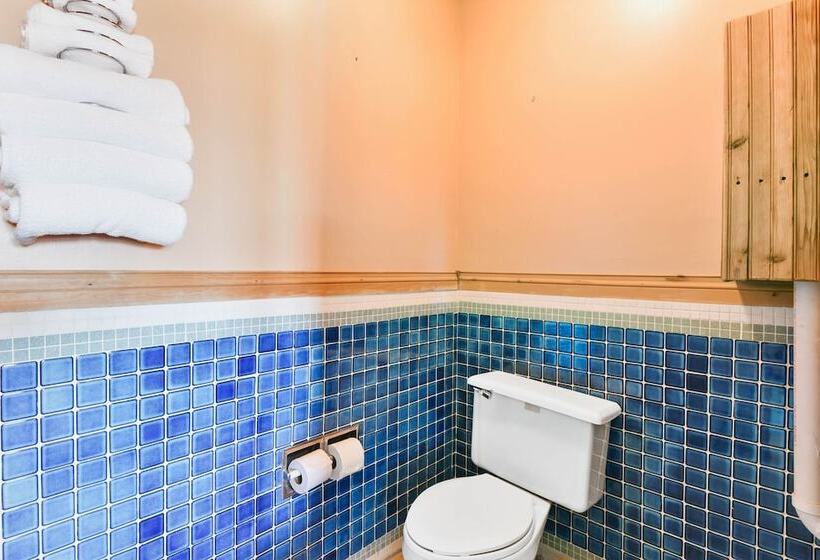 בית מלון כפרי Casa Loma Economy Inn