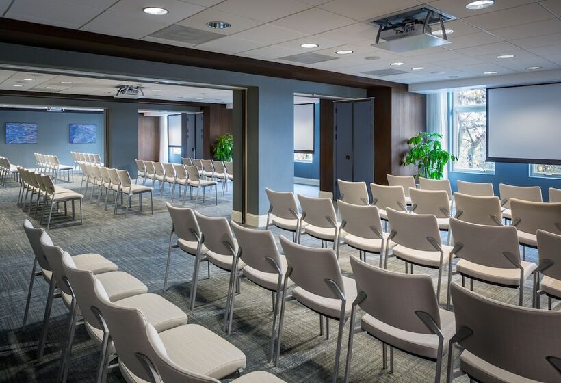 Casa Madrona Hotel And Spa