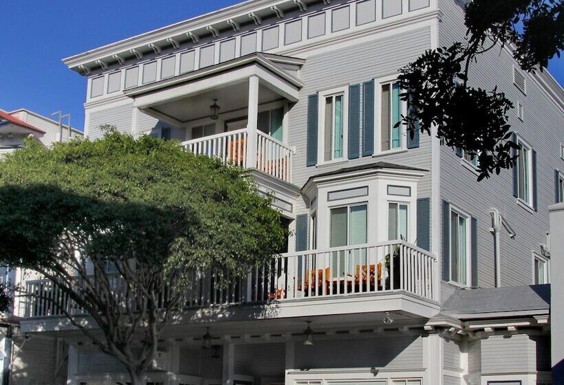 فندق Catalina Island Inn