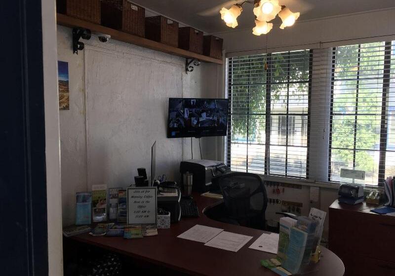 فندق Catalina Island Seacrest Inn