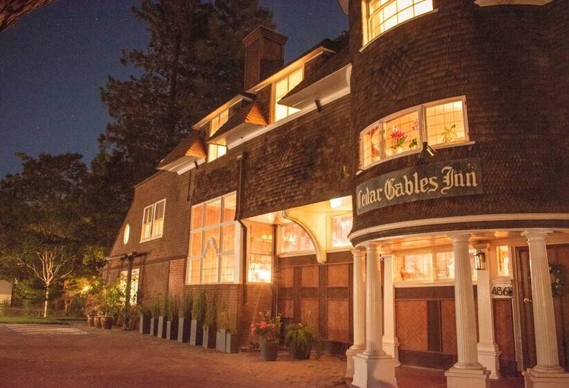 ホテル Cedar Gables Inn