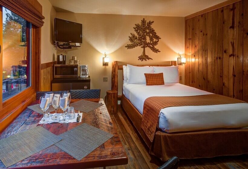 Отель Cedar Glen Lodge