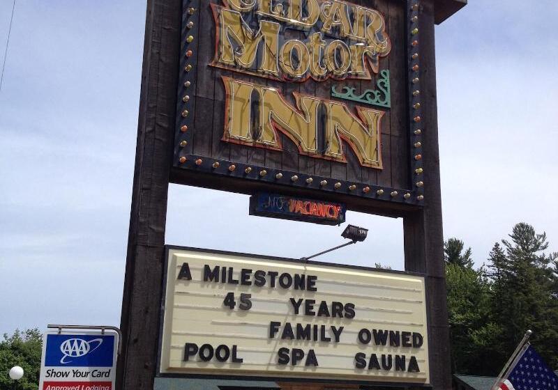 فندق Cedar Motor Inn