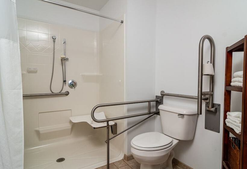 فندق Cedarberry Inn