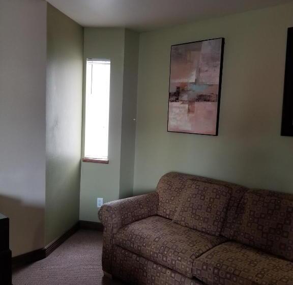 ホテル Cedars Inn