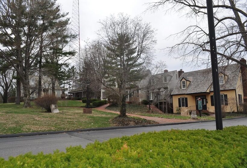 فندق Century Suites