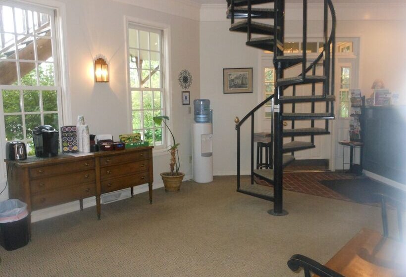 فندق Century Suites