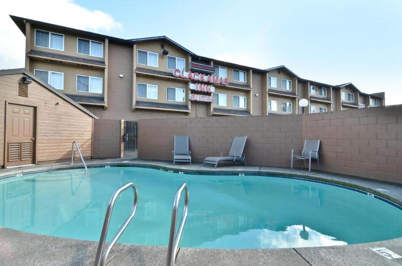 فندق Clackamas Inn And Suites