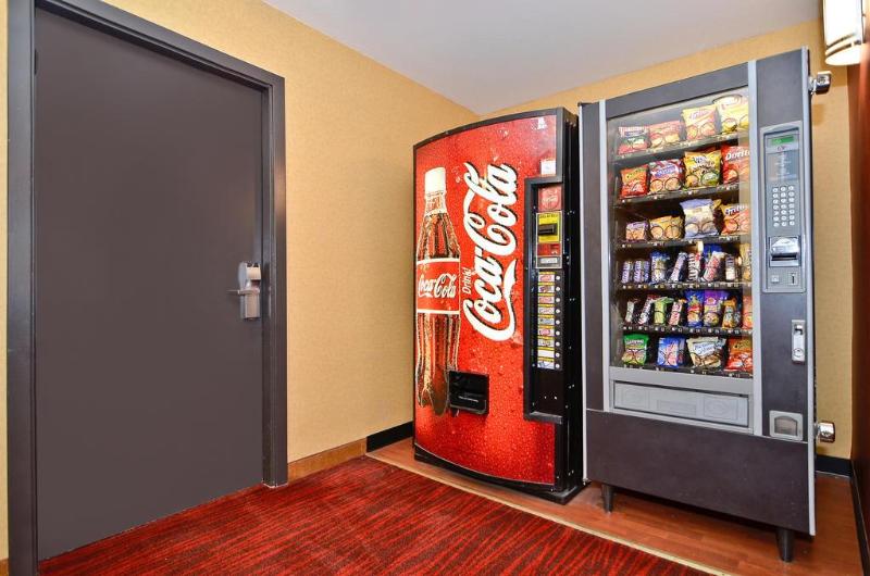 فندق Clackamas Inn And Suites