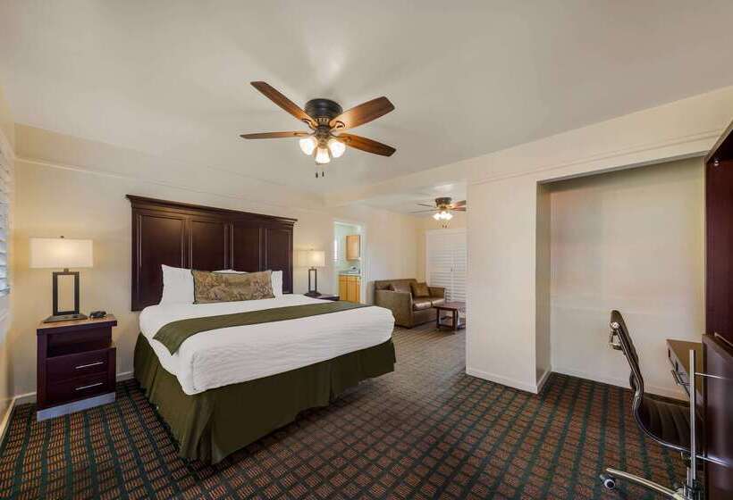 فندق Clarion Collection Carmel Oaks Inn