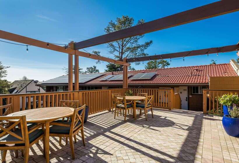 ホテル Clarion Collection Carmel Oaks Inn