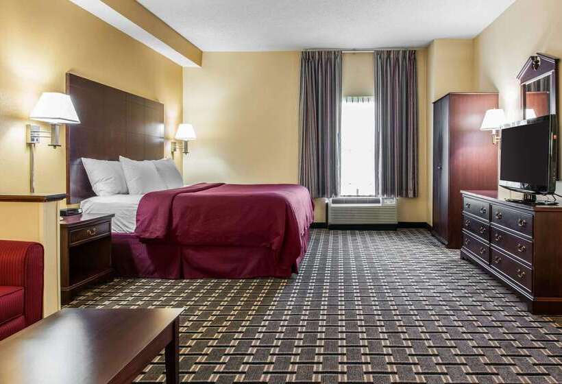 Отель Clarion Inn & Suites Northwest