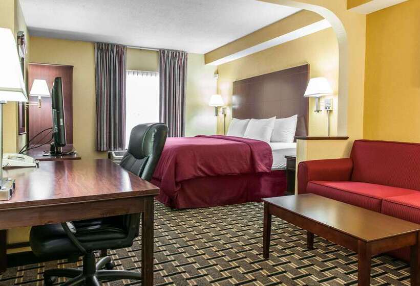 Отель Clarion Inn & Suites Northwest