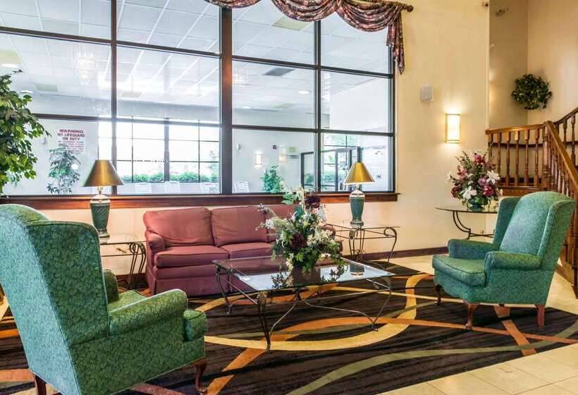 Отель Clarion Inn & Suites Northwest