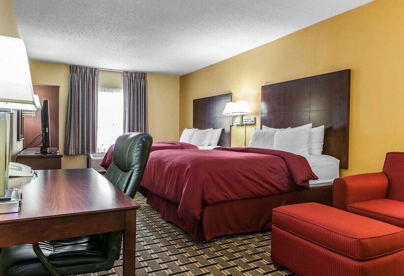 Отель Clarion Inn & Suites Northwest