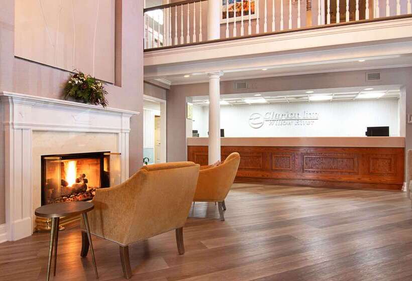 هتل Clarion Inn Willow River