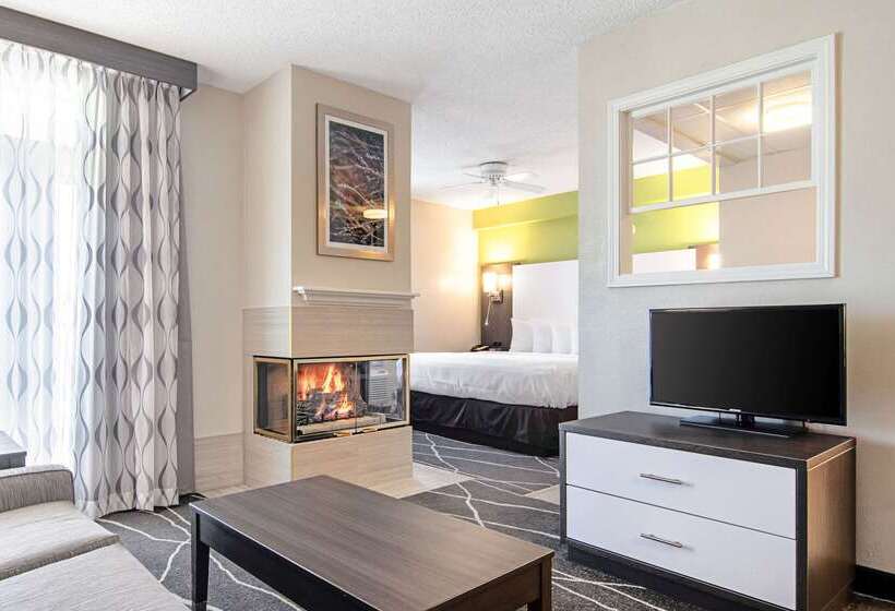 هتل Clarion Inn Willow River