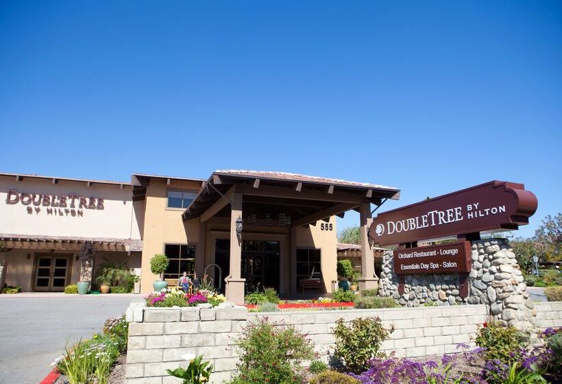 فندق Doubletree By Hilton Claremont