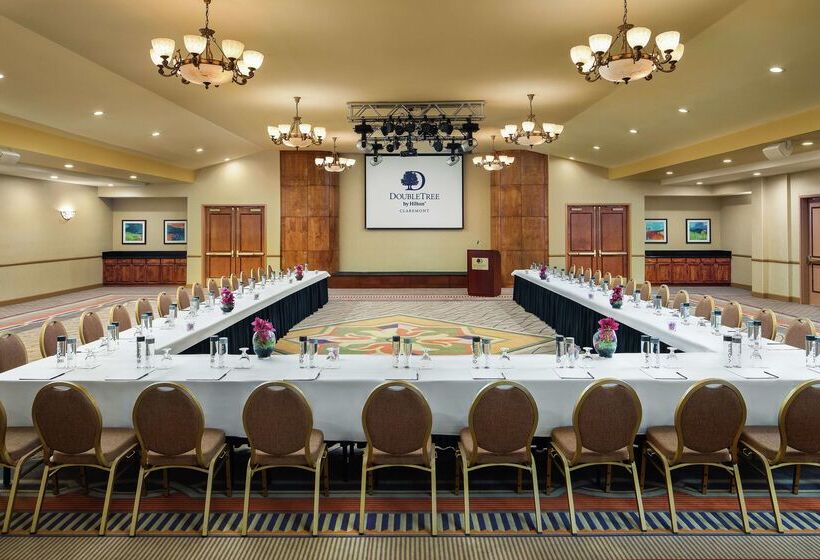 בית מלון כפרי Doubletree By Hilton Claremont