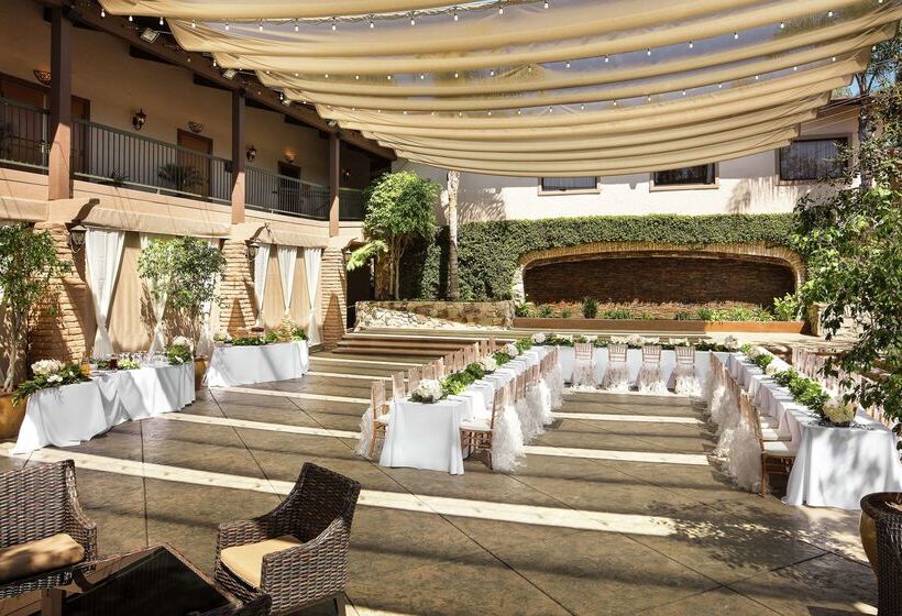 فندق Doubletree By Hilton Claremont