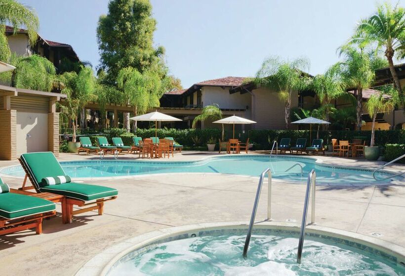 בית מלון כפרי Doubletree By Hilton Claremont