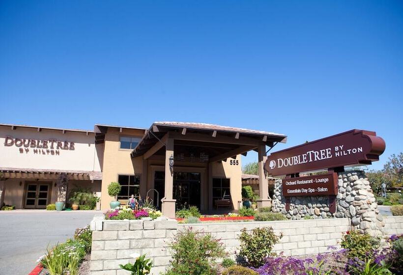 فندق Doubletree By Hilton Claremont