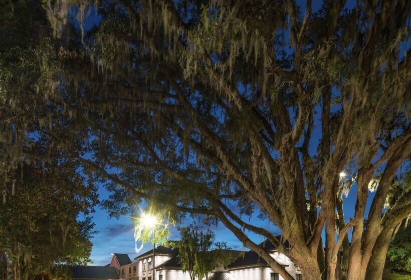 فندق Doubletree By Hilton Gainesville