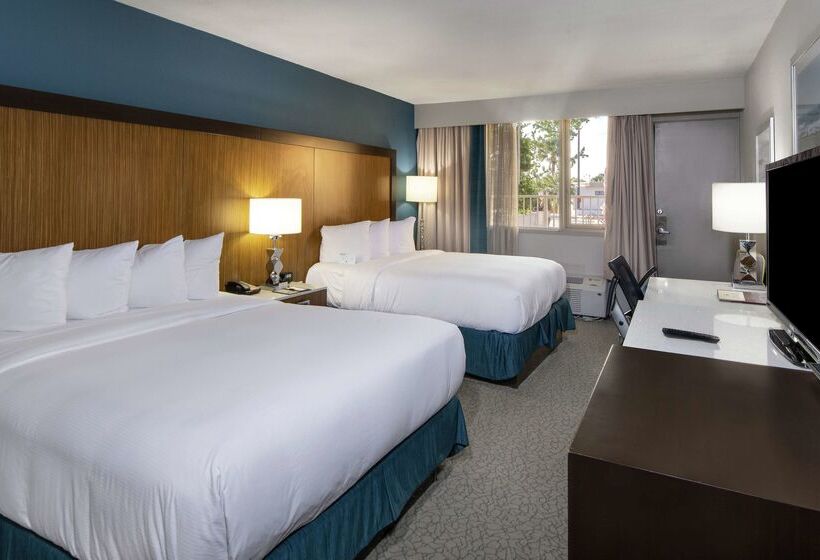 Doubletree By Hilton Hotel Jacksonville Airport