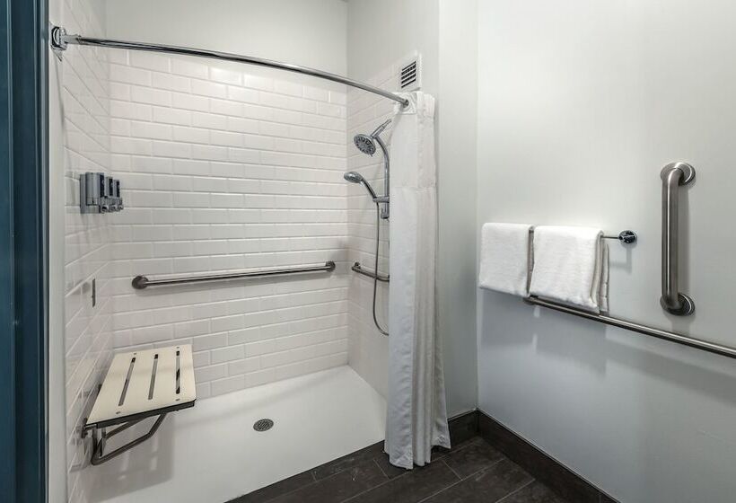 هتل Four Points By Sheraton Anchorage Downtown