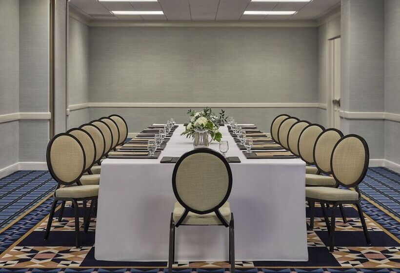 בית מלון כפרי Graduate By Hilton Iowa City