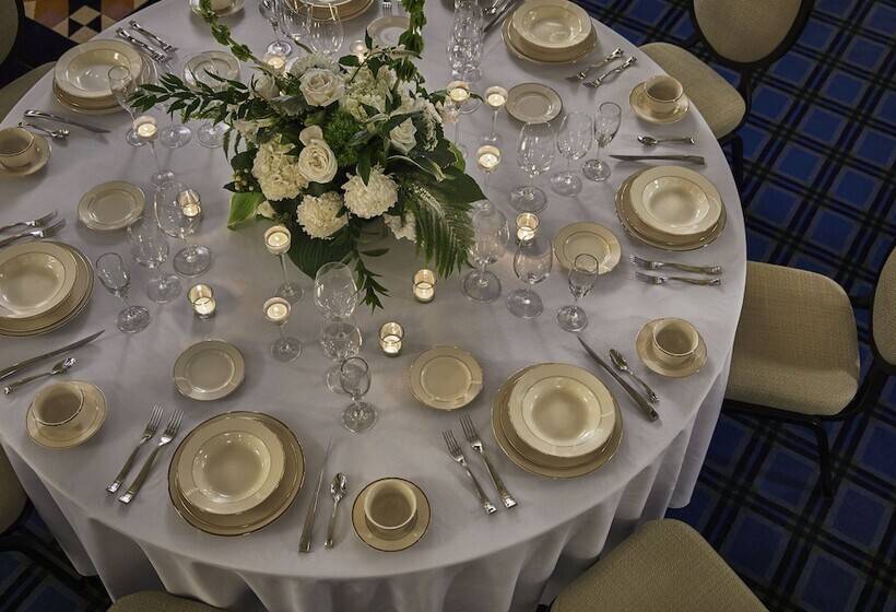 בית מלון כפרי Graduate By Hilton Iowa City