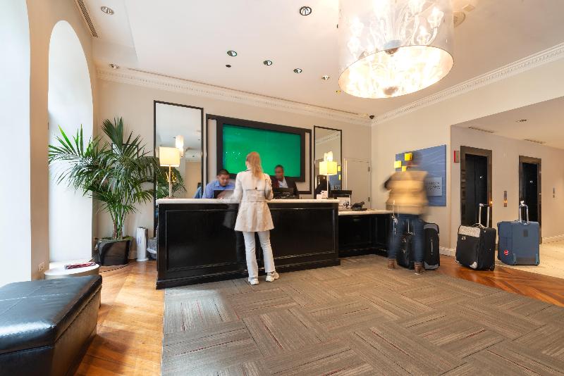 Отель Holiday Inn Express Chicago Magnificent Mile, An Ihg