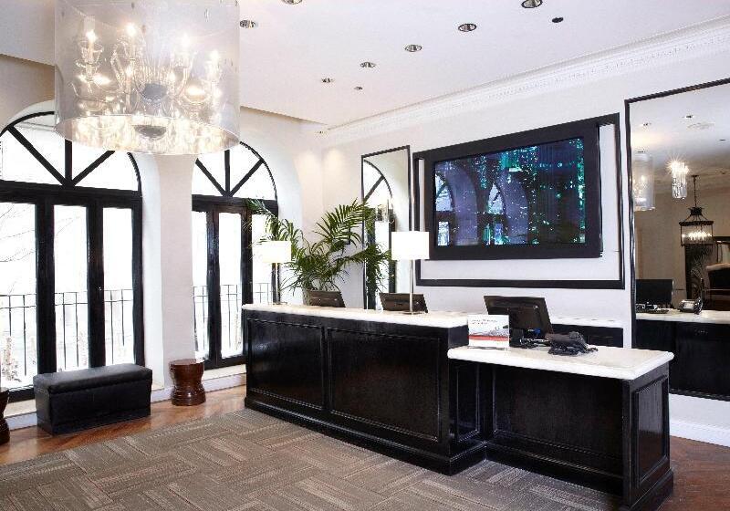 Отель Holiday Inn Express Chicago Magnificent Mile, An Ihg