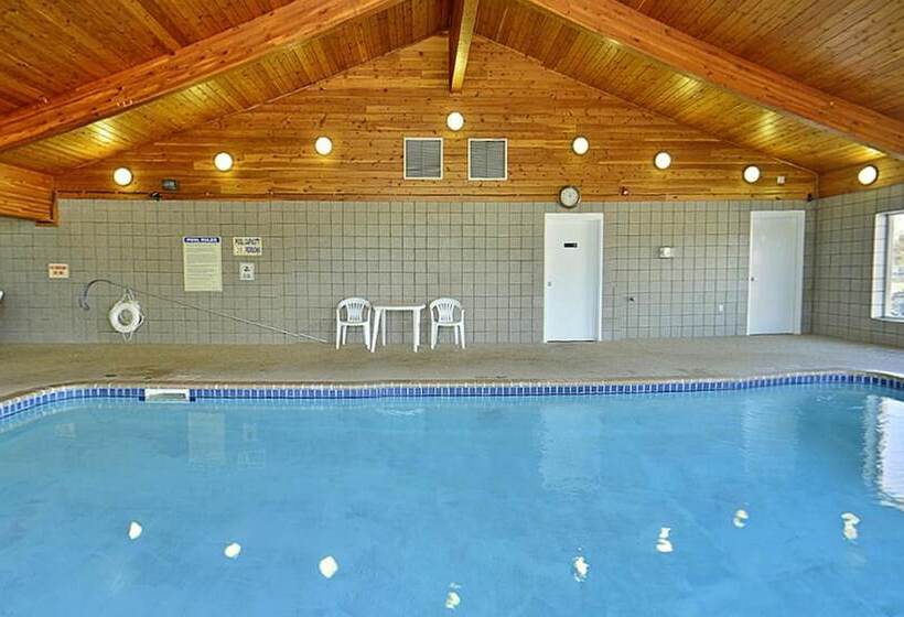 Отель Hometown Inn