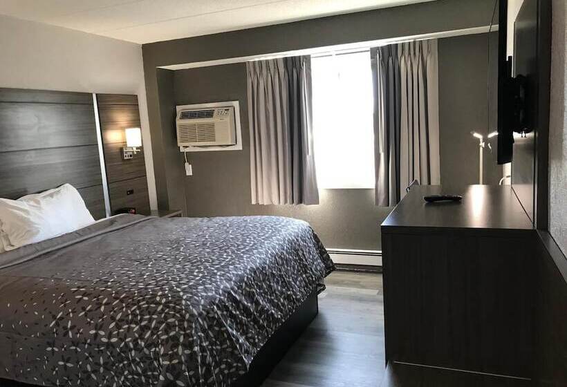 Отель Hometown Inn