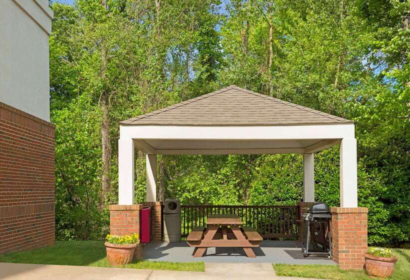 ホテル Mainstay Suites Charlotte  Executive Park