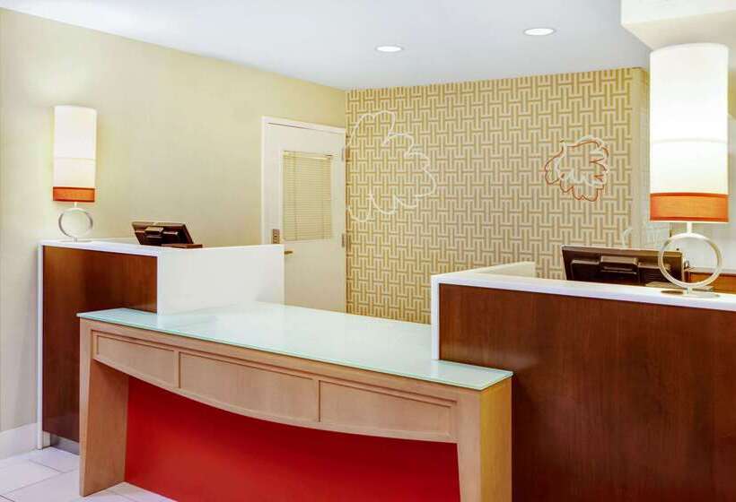 ホテル Mainstay Suites Greensboro