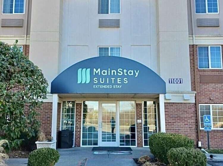 Отель Mainstay Suites Kansas City Overland Park