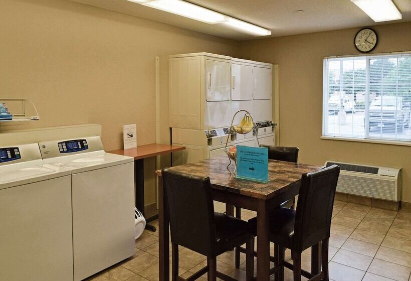 Отель Mainstay Suites Kansas City Overland Park