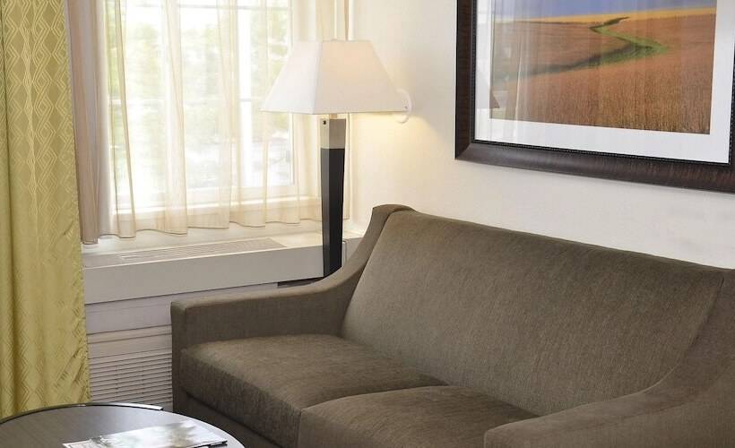 Отель Mainstay Suites Kansas City Overland Park