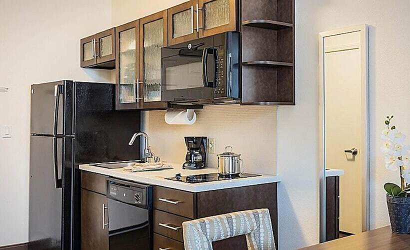 Отель Mainstay Suites Kansas City Overland Park