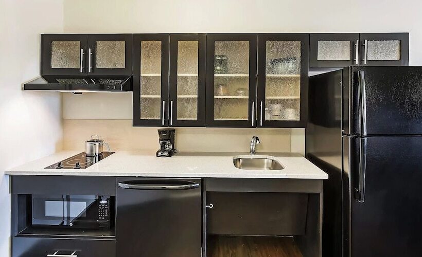 Отель Mainstay Suites Kansas City Overland Park