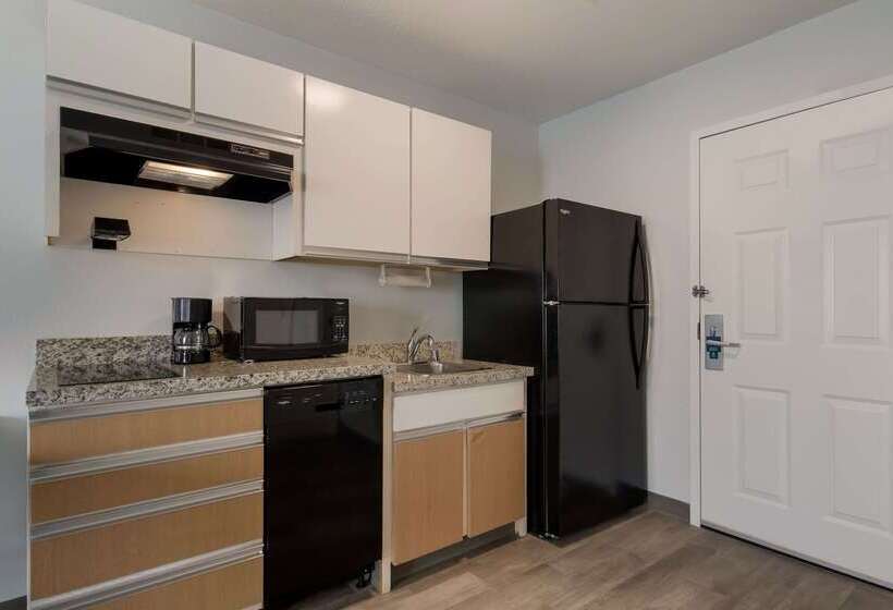 בית מלון כפרי Mainstay Suites Omaha Old Mill
