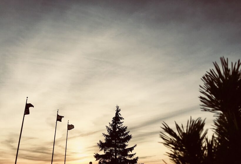 فندق Pinemark Inn Suites Events