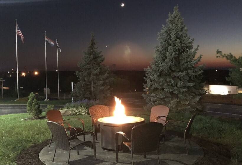 فندق Pinemark Inn Suites Events