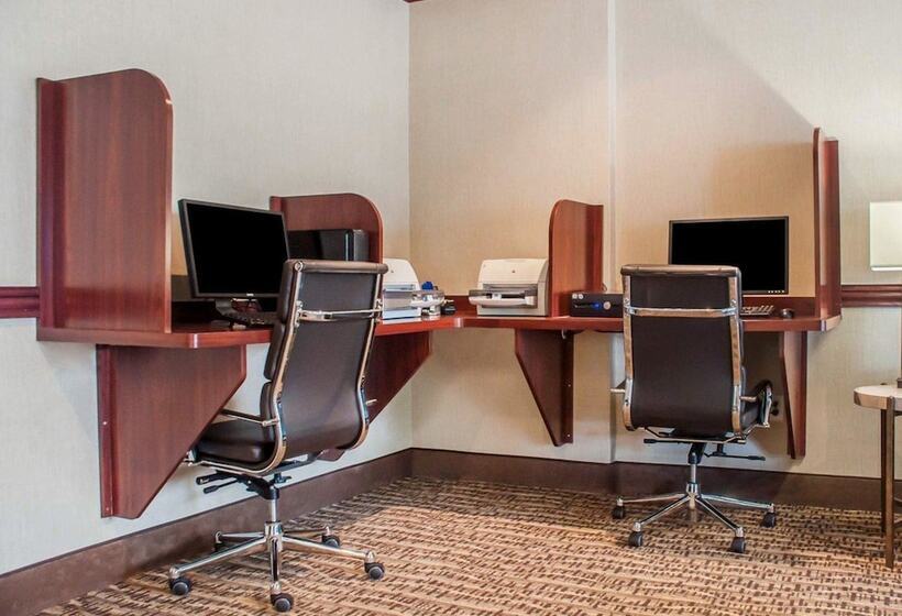 فندق Quality Inn Near Walden Galleria Mall