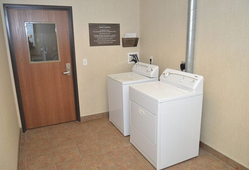 فندق Quality Inn Near Walden Galleria Mall