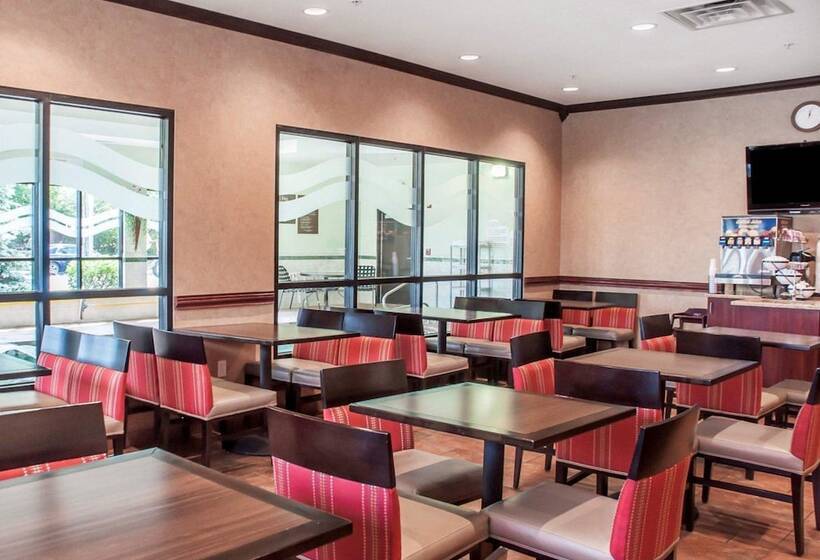 فندق Quality Inn Near Walden Galleria Mall