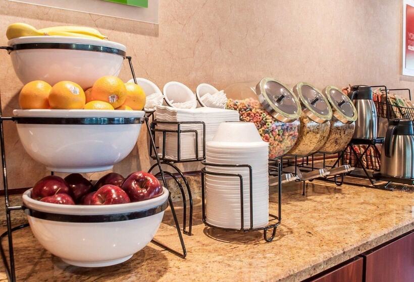 فندق Quality Inn Near Walden Galleria Mall