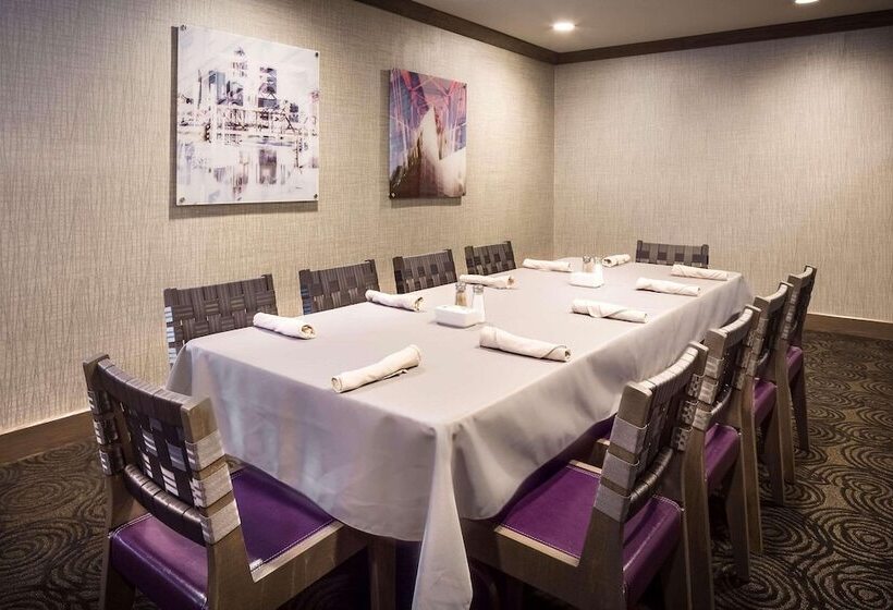 Radisson Hotel & Conference Center Coralville   Iowa City